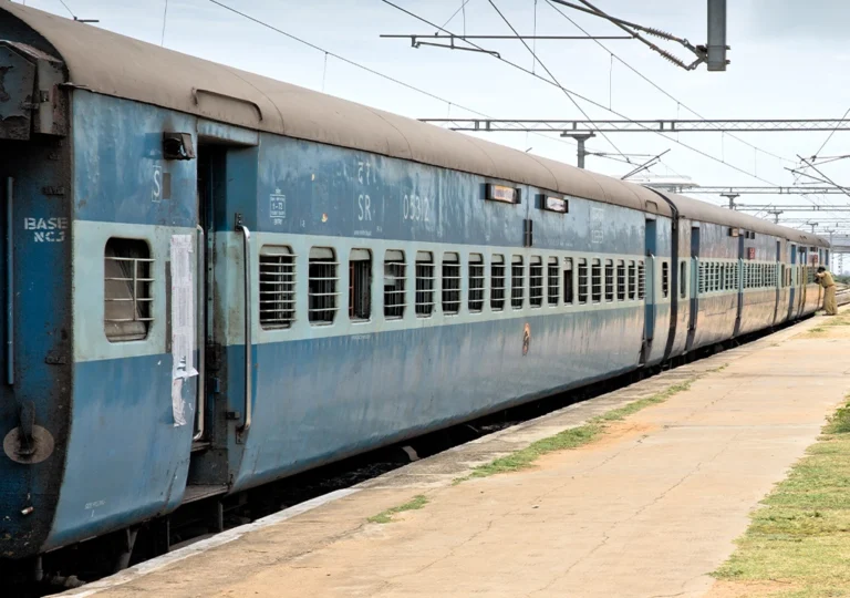 *दक्षिण पूर्व रेलवे पर रोलिंग ब्लॉक कार्यक्रम के कारण ट्रेनों का विनियमन*