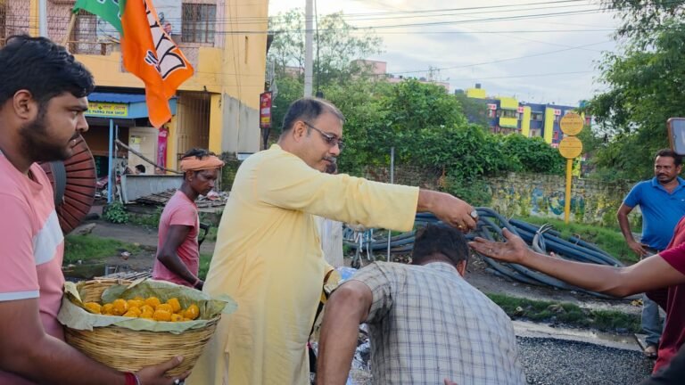 *जुबली इसको रोड मरम्मती का कार्य हुआ शुरू भाजपा नेता बाँटा लड्डू...*