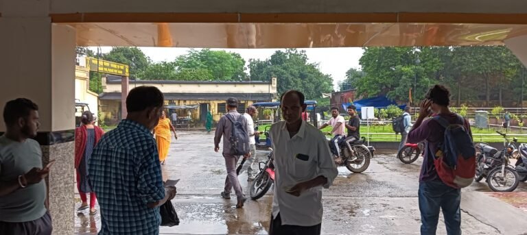 *सीतारामपुर जंक्शन: अमृत भारत योजना की राह में जलजमाव का रोड़ा, समिति ने उठाई आवाज़*