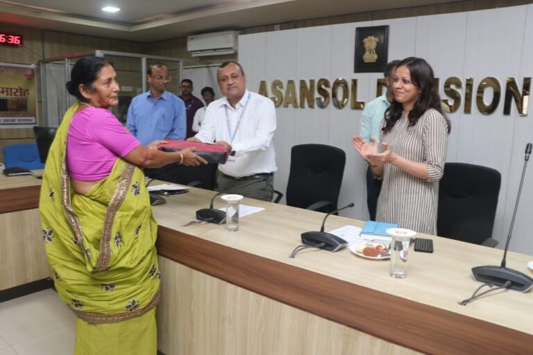 *आसनसोल मंडल रेल प्रबंधक कार्यालय में सेवानिवृत्त कर्मचारियों के लिए नियत तिथि पर भुगतान कार्यक्रम*