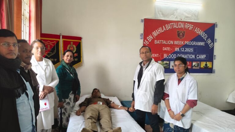 *आसनसोल मंडल/पूर्व रेलवे के रेलवे सुरक्षा बल (आरपीएफ) ने मोबाइल चोरी की कोशिश नाकाम की;  ऑपरेशन यात्री सुरक्षा के तहत आरोपी को पकड़ा*