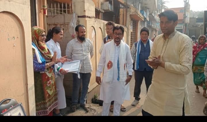 Classroom coaching and institution karate academy organised flag hoisting ceremony on republic day