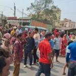 *پینے کے پانی کی قلت پر رانی گنج میں قومی شاہراہ 60 پر انسانی زنجیر بنا کر احتجاج*