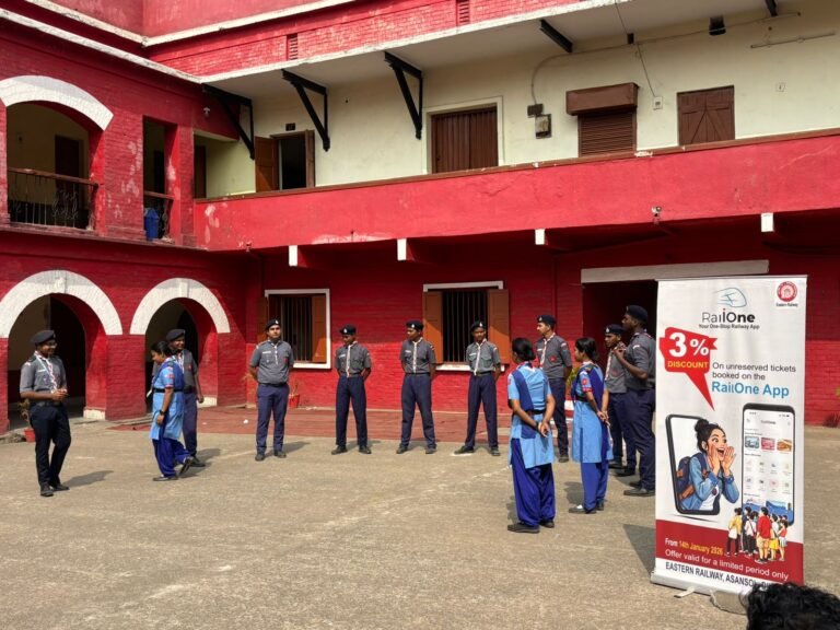 *आसनसोल मंडल के रेलवे स्कूलों में रेलवन ऐप का प्रमोशनल कैंपेन चलाया गया*