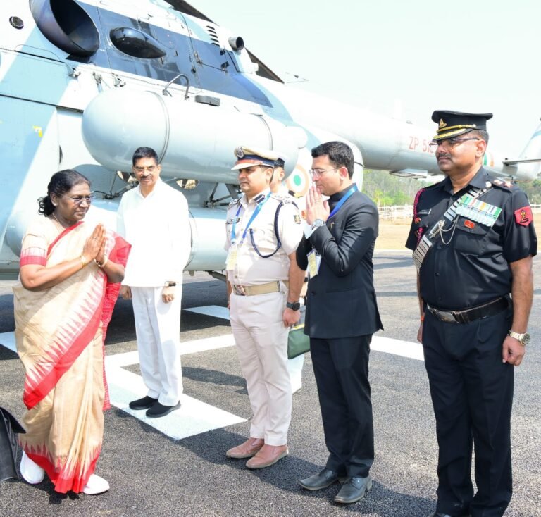 *صدرِ جمہوریہ دروپدی مرمو نے فقیر موہن یونیورسٹی کے 12ویں کانووکیشن کی رونق بڑھائی*