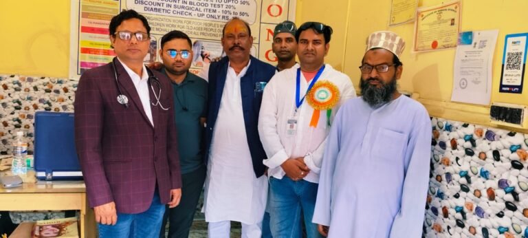 دھرم پور وارڈ نمبر 98 میں واقع محلہ کلینک میں Dharampur Blue Ray Foundation کی جانب سے برماننٹ ہیلتھ کیمپ کا انعقاد کیا گیا۔