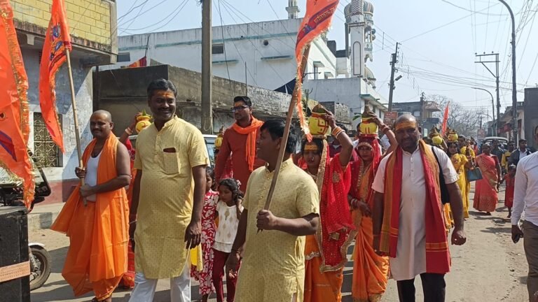 *बराकर नदीतट पर भव्य कलश यात्रा: शिव शक्ति मंदिर में नवीन शिव मंदिर की प्राण प्रतिष्ठा की धूम।*