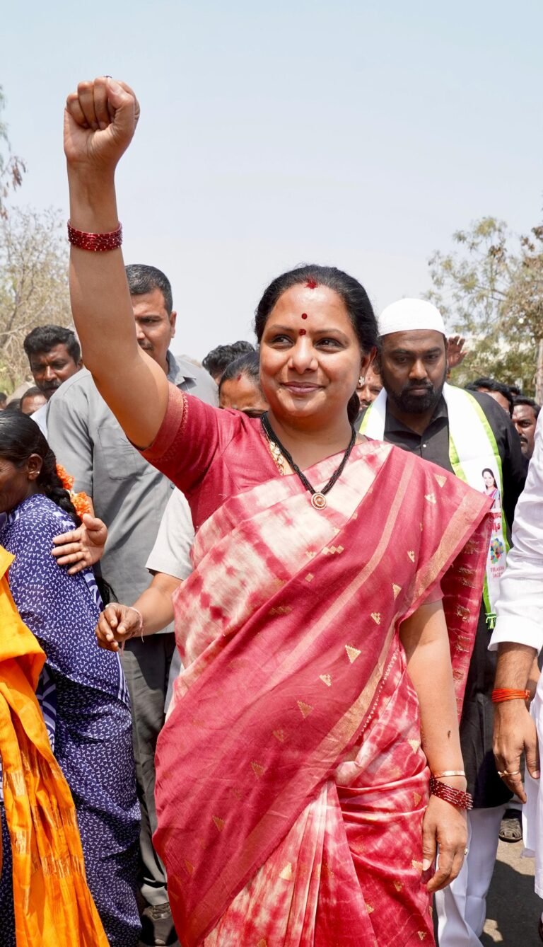 *موجودہ کانگریس حکومت کسانوں کو رلا رہی ہے*   *ریاست تلنگانہ میں ذات پات پر مبنی تفریق ہرگز برداشت نہیں کی جائے گی*