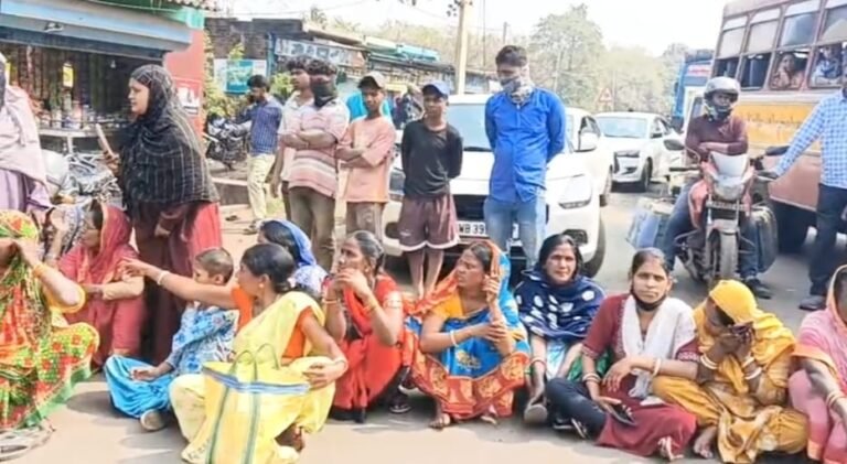 *پانی دو، ورنہ ووٹ نہیں — جموڑیہ کے کیندا موڑ پر عوام کا سڑک جام*