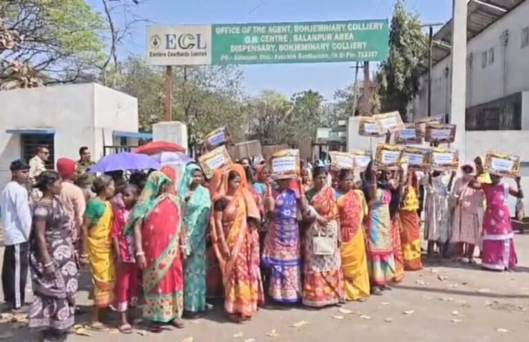 *کولیری میں مقامی نوجوانوں کو روزگار دینے کا مطالبہ، گاؤں والوں کا احتجاج*