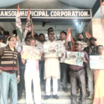 *آشا اور صفائی کارکنوں کے مطالبات کی حمایت میں کُلٹی بلاک کانگریس کا آسنسول میونسپل کارپوریشن دفتر کے سامنے احتجاج*