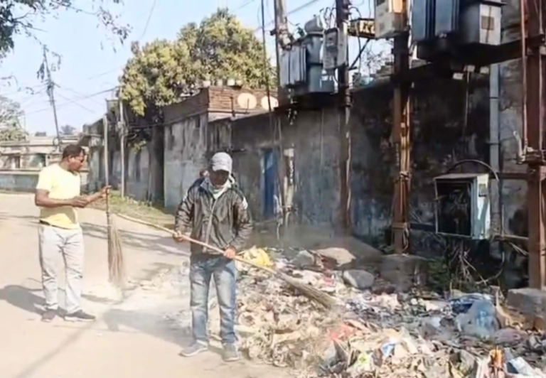 *مذاکرات کے بعد آسنسول میونسپل کارپوریشن کے صفائی ملازمین کی ہڑتال ختم، نو دن بعد کام پر واپسی*