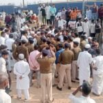 ریلوے کی زمین پر سڑک تعمیر روکنے کے خلاف ریل پار میں احتجاج*