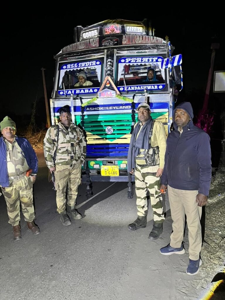 *अवैध कोयला लदा ट्रक जब्त, दो गिरफ्तार*