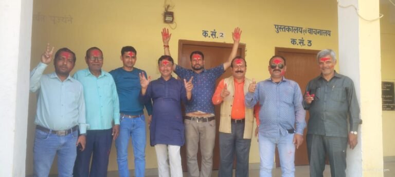 *ہولی ایک دوسرے کو گلے لگانے اور اختلافات کو دور کرنے کا تہوار ہے*  *انڈین جرنلسٹ ایسوسی ایشن کشی نگر یونٹ کے زیراہتمام ہولی ملن تقریب کا انعقاد*