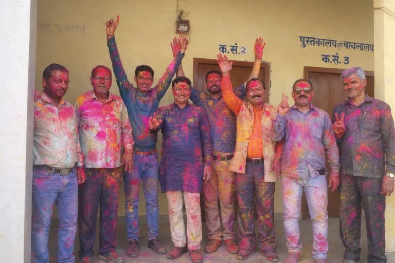 *मतभेदों को दूर कर गले मिलने का पर्व है होली*  *इंडियन जर्नलिस्ट एसोसिएशन कुशीनगर इकाई के तत्वावधान में होली मिलन समारोह का आयोजन*