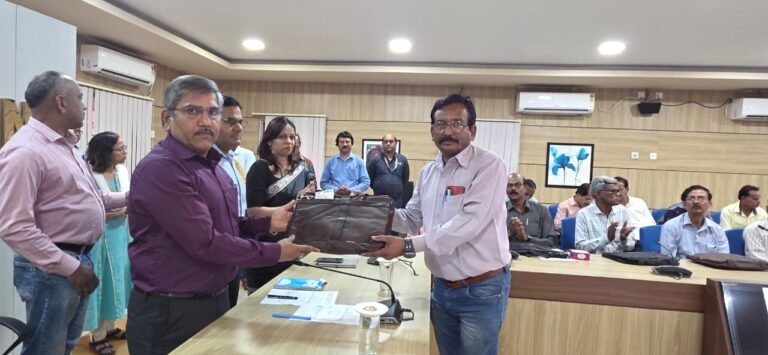 *मंडल रेल प्रबंधक कार्यालय आसनसोल में सेवानिवृत कर्मचारियों के लिए ऑन डेट पेमेंट का आयोजन हुआ*