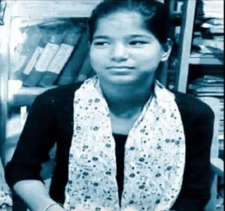 *SDO मैडम के दखल से, नए DMDC राजकुमार बिस्वास बाबू की पहल पर लड़की का एडमिशन खड़गपुर साउथ साइड हाई स्कूल (हिंदी मीडियम) में हो गया।*