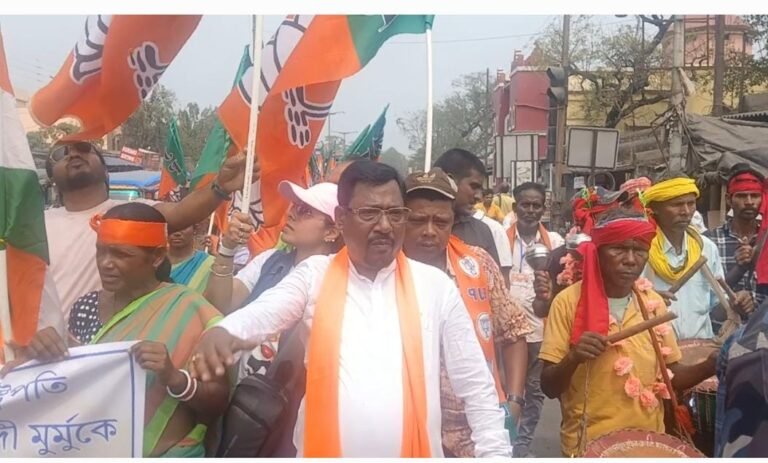 *माननीय राष्ट्रपति द्रौपदी मुर्मू के अपमान के खिलाफ़ विरोध मार्च किया*