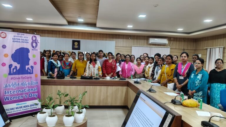 *अंतर्राष्ट्रीय महिला दिवस के अवसर पर डीआरएम कार्यालय, आसनसोल में स्वास्थ्य जांच शिविर एवं जागरूकता सत्र का आयोजन*