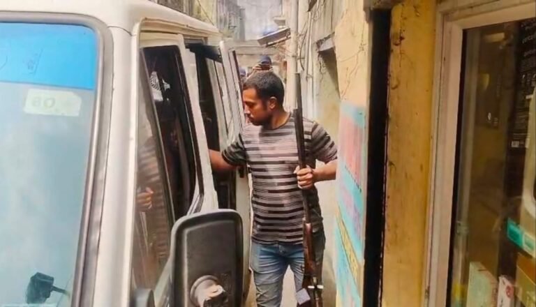 सील दुकान से एसटीएफ की छापेमारी