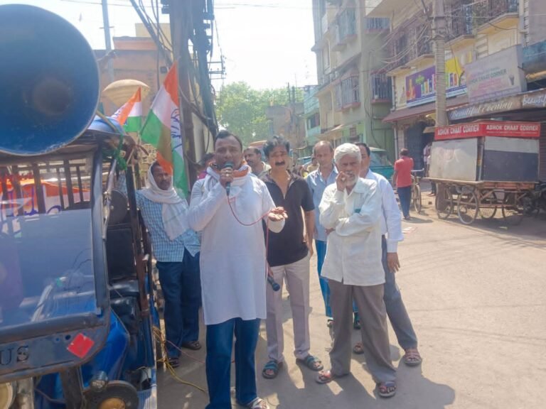 জামুরিয়া ব্লক ১ কংগ্রেসের  নেতৃত্বে আজ জামুরিয়া বাজার সিধু-কানু মূর্তির সন্নিকটে রান্নার গ্যাসের মূল্যবৃদ্ধির প্রতিবাদে