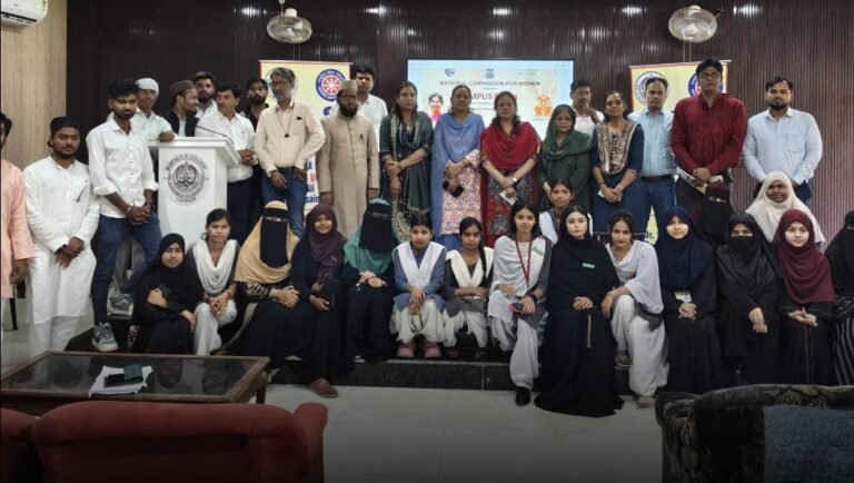 मुमताज पीजी कॉलेज, लखनऊ में “कैंपस कॉलिंग” वर्कशॉप का आयोजन  महिलाओं की सुरक्षा और अधिकारों पर शिक्षकों और विद्यार्थियों के बीच चर्चा