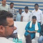 तृणमूल कांग्रेस उम्मीदवार अभिजीत घटक डिसरगढ़ में कीर्तन भजन हुए सामिल।