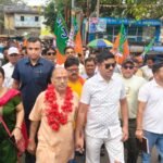 कुल्टी से भाजपा प्रार्थी डॉ. अजय कुमार पोद्दार ने गाजे बाजे के साथ बाइक रैली कर माँ कल्यानेश्वरी मंदिर मे पूजा कर चुनाव प्रचार का शुभारंभ किया।