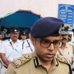 आसनसोल दुर्गापुर पुलिस कमिश्नर प्रणव कुमार ने रबिवार को कुल्टी थाना मे शांति पुर्ण तरीके से चुनाव को लेकर की बैठक.  6 टारगेट को लेकर पुलिस कमिश्नर ने कुल्टी थाना मे पुलिस अधिकारियों को दिया दिशा निर्देश.