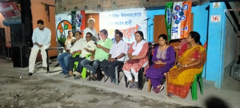 *ম্যাটের উপর আলোচনা, মমতা দিদির উন্নতির উপর আস্থা।*