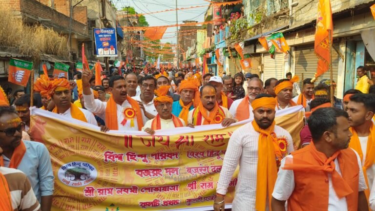 बराकर मे राम नवमी पर निकली सेंट्रल शोभायात्रा ने पुराने सारे रिकॉर्ड तोड़ निकाली रैली, हिन्दू जागरण मंच बिराँगना महिला रही आकर्षक का केंद्र. प्रशासन की कड़ी पहरेदारी.