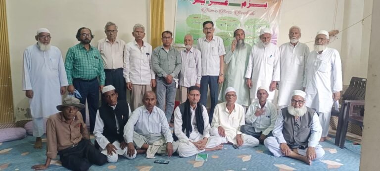 *بزمِ عزیز کی سالانہ غیر طرحی عید ملن نشست منعقد*