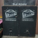 OC के आदेश पर कार्रवाई करते हुए, SI अंजन मंडल ने DJ का संगीत बंद करवा दिया और उसका सामान ज़ब्त कर लिया।