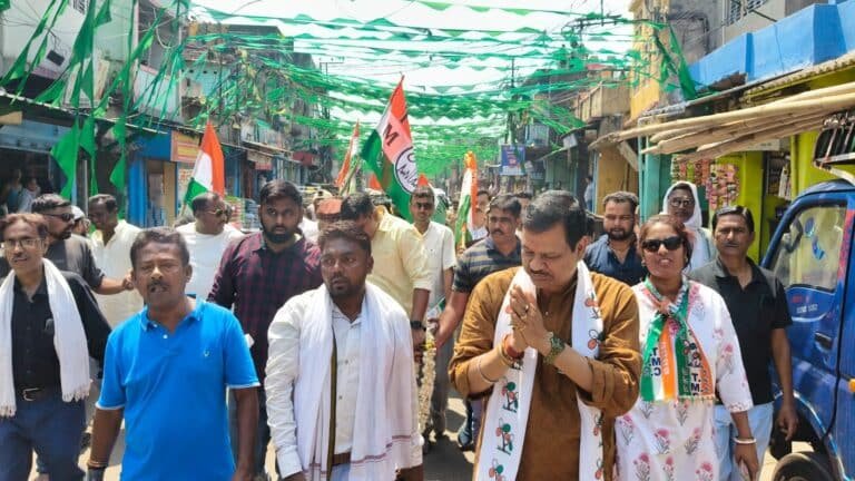 तृणमूल प्रार्थी अभिजीत घटक का बराकर मे प्रचार अभियान.