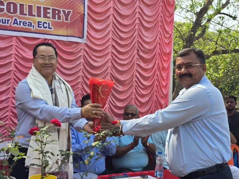 नींघा कोलियरी में आज दिनांक 1 अप्रैल 2026 को उच्च प्रबंधन द्वारा दिए गए उत्पादन लक्ष्य की प्राप्ति के अवसर पर एक कार्यक्रम का आयोजन किया गया