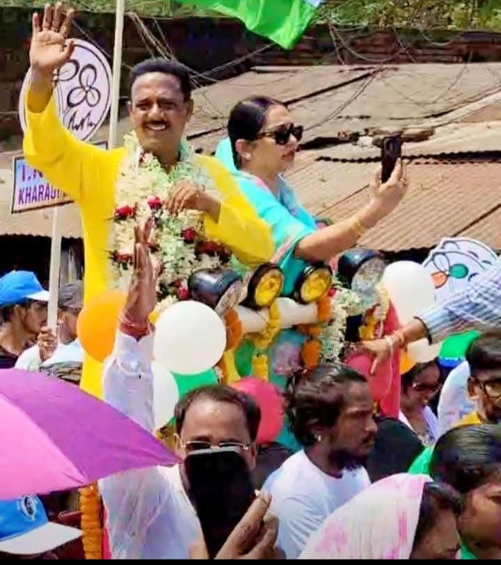 आज खड़गपुर सदर विधानसभा के तृणमूल कांग्रेस उम्मीदवार श्री प्रदीप सरकार अपना नामांकन दाखिल करने के लिए निकले, उनके साथ गोलेबाजार राम मंदिर से एसडीओ ऑफिस तक एक बड़ी रैली निकली।