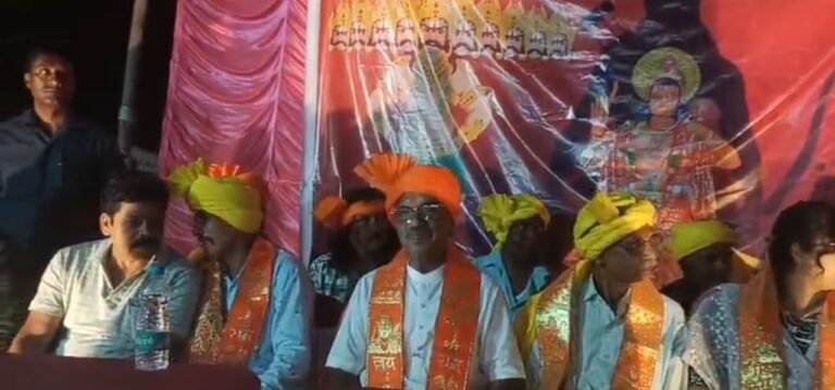 कुल्टी मे हर्षोल्लास के साथ निकला महाबीर अखाडा बिधायक पोदार ने किया रावण के पुतले का दहन.