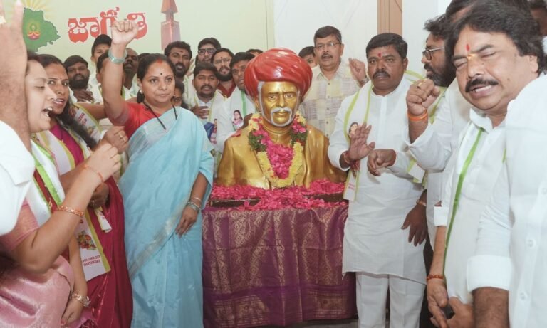 *وومن ریزرویشن میں بی سی خواتین کے لئے سب کوٹہ کے حصول تک جدوجہد کا عزم*  *ناانصافی کی صورت میں جاگروتی ہرگز خاموش نہیں بیٹھے گی*  *جیوتی راؤ پھولے کی یوم پیدائش تقریب۔ کلواکنٹلہ کویتا کا خطاب*