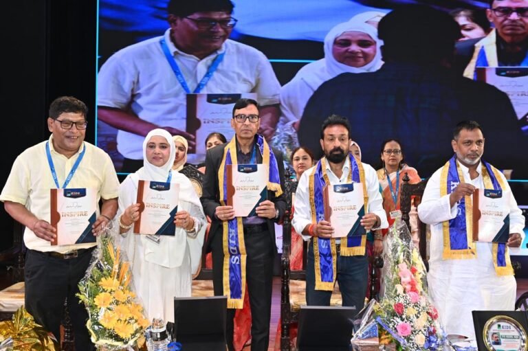 *کڈس کی رنگا رنگ تعلیمی تقریب میں طلبہ کی امڈی بھیڑ*    *293 طلبہ،اساتذہ وگارجین انعامات سے نوازے گئے،مشاعرہ کی بھی سجی محفل*