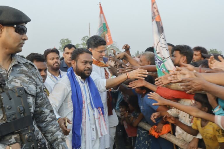 कांग्रेस प्रत्याशी रवि यादव के चुनाव प्रचार में सचिन पायलट डॉक्टर इरफान अंसारी कुल्टी शिव मेला मैदान पहुंचे