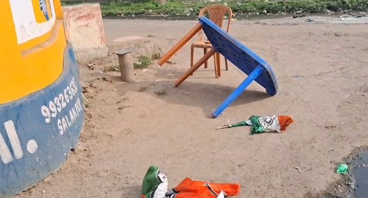 *सबनपुर में मतदान के दौरान तनाव: TMC कैंप पर केंद्रीय बलों के लाठीचार्ज का आरोप, झंडे फेंके- मोबाइल तोड़ा*