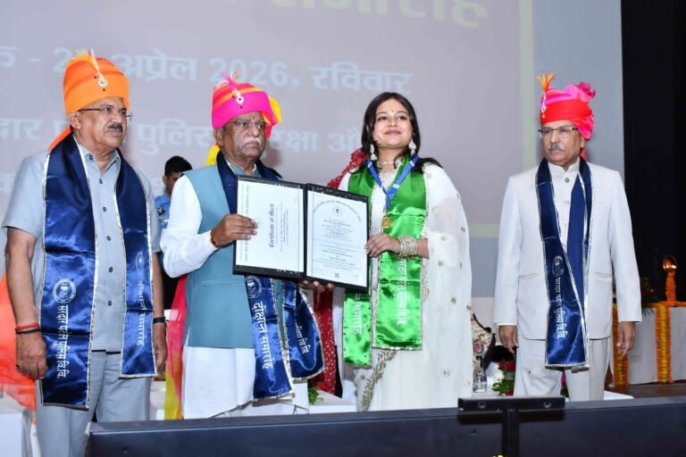 *انبساط ثانیہ کمال نے کر دکھایا کمال                                                                   آسنسول کی بیٹی راجستھان یونیورسٹی ٹاپر ، گولڈ میڈل سے سرفراز*