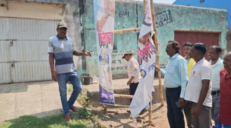 *بارابنی میں سیاسی کشیدگی عروج پر، ترنمول امیدوار کے پوسٹر پھاڑے جانے پر ہنگامہ*