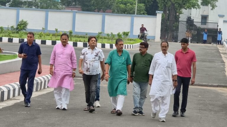 पश्चिम बर्धमान में “1000 पोस्ट पोल वायलेंस” का दावा, तृणमूल विधायकों ने पुलिस कमिश्नर को सौंपा ज्ञापन