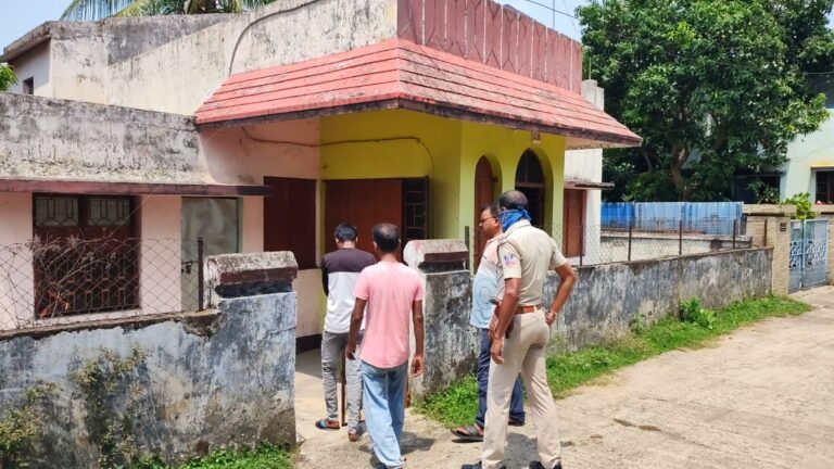 रूपनारायणपुर में सनसनी: बंद कमरे से बुजुर्ग महिला का सड़ा-गला शव बरामद