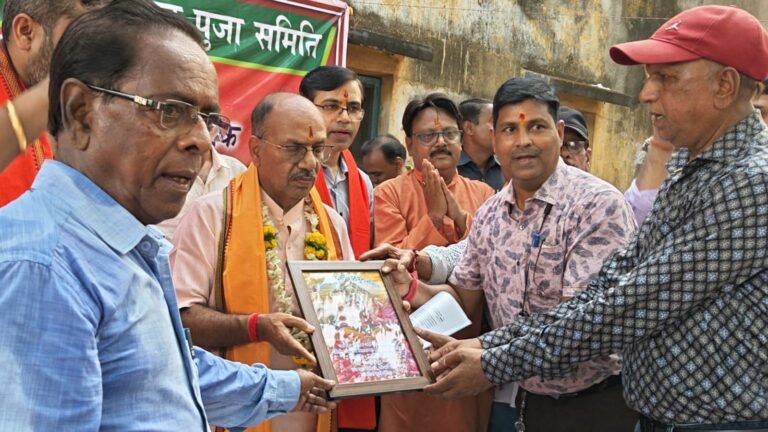 कुल्टी में विकास कार्यों को गति: विधायक अजय पोद्दार ने किया नियामतपुर छठ घाट के सौंदर्यीकरण का शिलान्यास