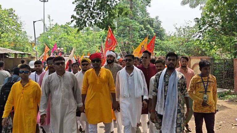 তীব্র গরমের মাঝেও আস্থার ঢল: লছিপুরে ধুমধাম সহকারে বের করা হলো অনিন্দ্যসুন্দর কলস যাত্রা
