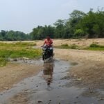 रूपई नदी पर फिर उठी सेतु निर्माण की मांग: मानसून में टापू बन जाते हैं दर्जनभर गांव, प्रशासन मौन