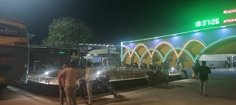 आसनसोल रेल मंडल अंतर्गत सीतारामपुर स्टेशन में ब्लैक डायमंड एक्सप्रेस मैं चढ़ाने के दौरान एक यात्री का मोबाइल की पॉकेट मारी हो गई।